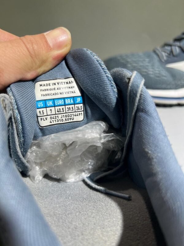ORIGINAL MIZUNO WAVE INSPIRE 17 BRANDED RUNNERS SHOES