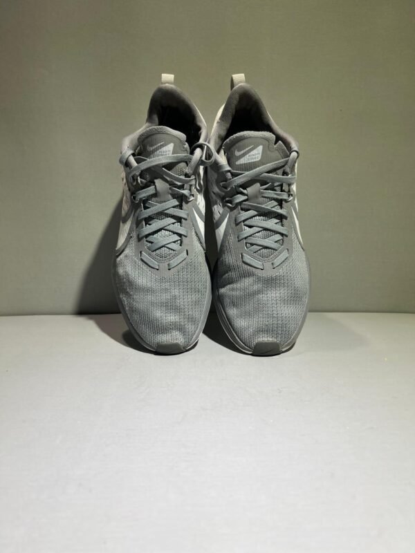 Original NIKE Zoom Strike 2, Athletic Runners Shoes