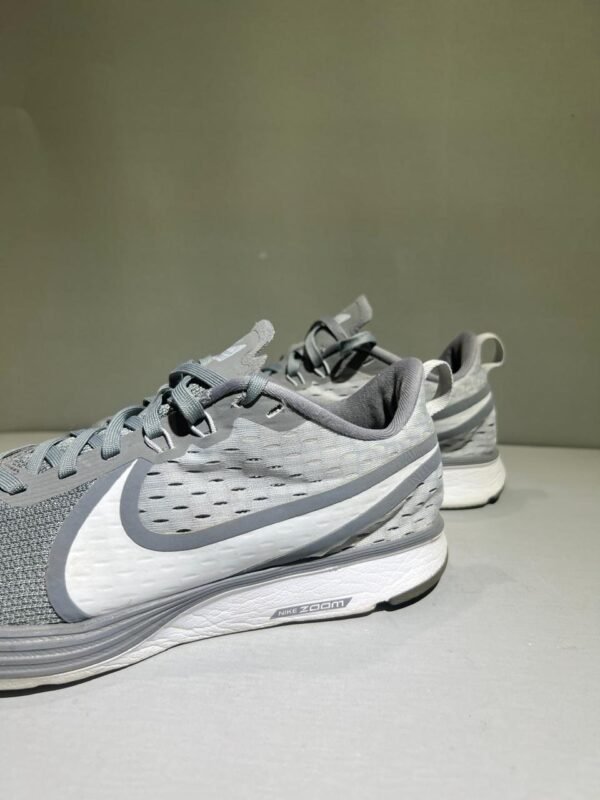 Original NIKE Zoom Strike 2, Athletic Runners Shoes