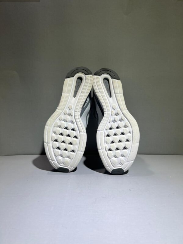 Original NIKE Zoom Strike 2, Athletic Runners Shoes