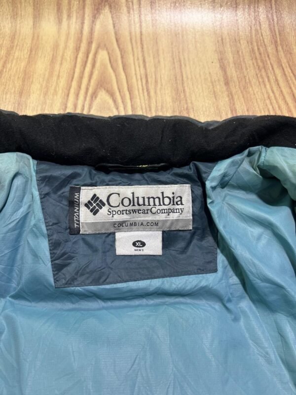 ORIGINAL COLUMBIA TITANIUM LIGHTWEIGHT BRANDED PUFFER JACKET