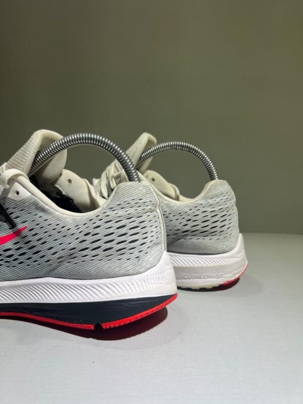 Original NIKE Zoom Winflo 5 Branded Runners Shoes