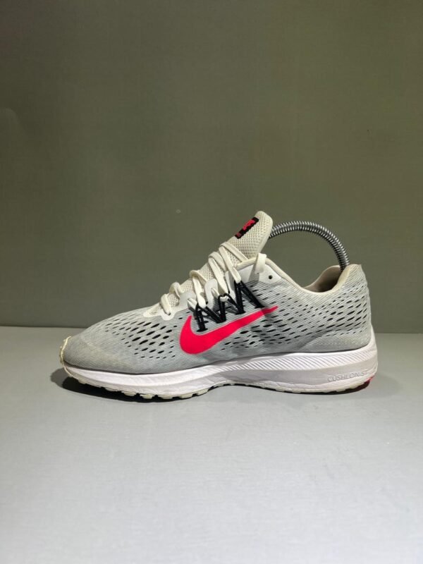 Original NIKE Zoom Winflo 5 Branded Runners Shoes