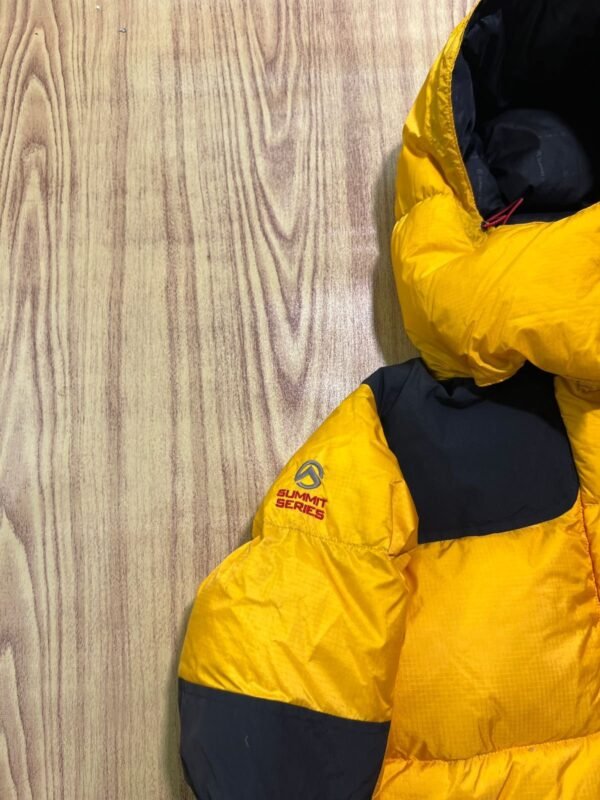 Original The NorthFace Summit Series 700 Branded Lightweight Jacket