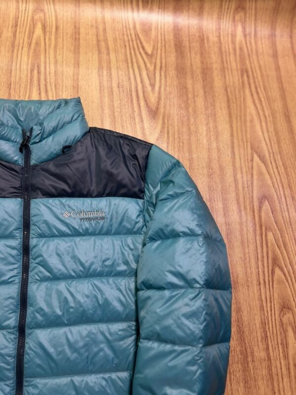 Original Columbia Titanium Branded Feather Lightweight Jacket
