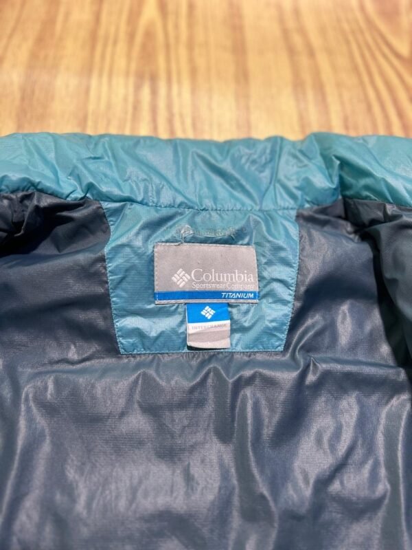 Original Columbia Titanium Branded Feather Lightweight Jacket