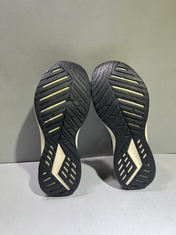 Original Brooks Levitate 5 Branded Runners Shoes