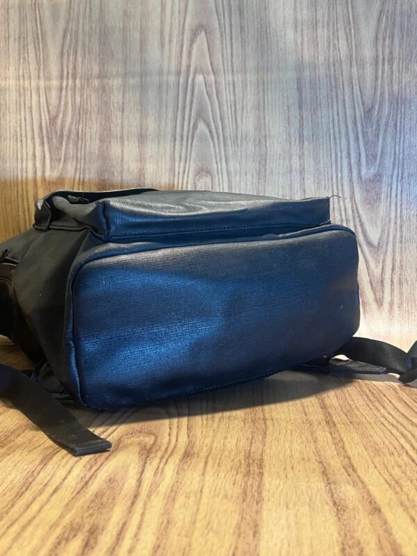 Original Guess Los Angeles Luxury Branded Leather Backpack