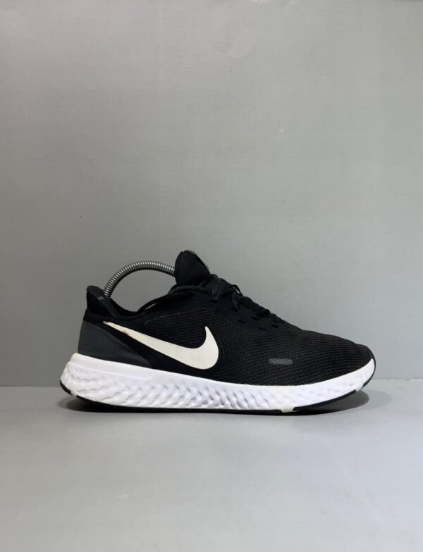 Original Nike Revolution 5 Branded Runner Pair