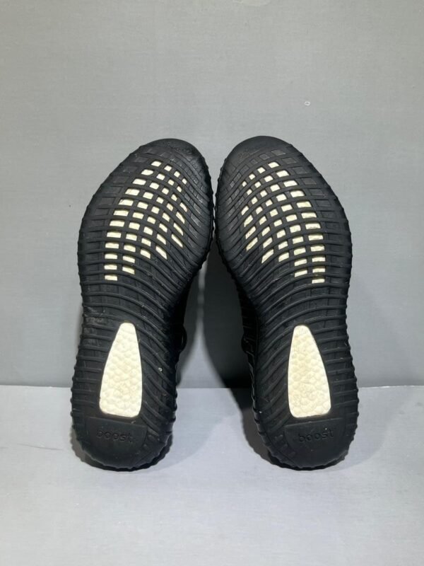 Original Adidas Yeezy Branded Sneaker Soft and Comfortable Shoes
