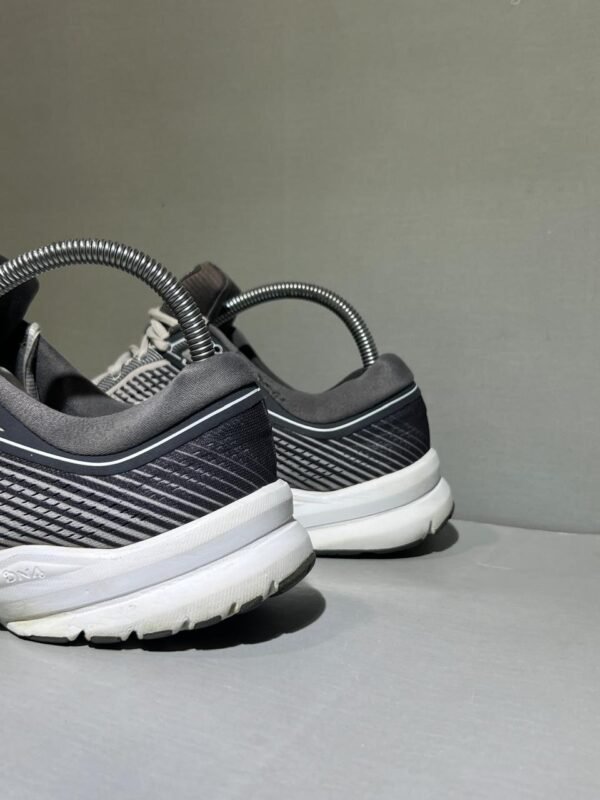 Original Brooks Amazing White Branded Running Shoes