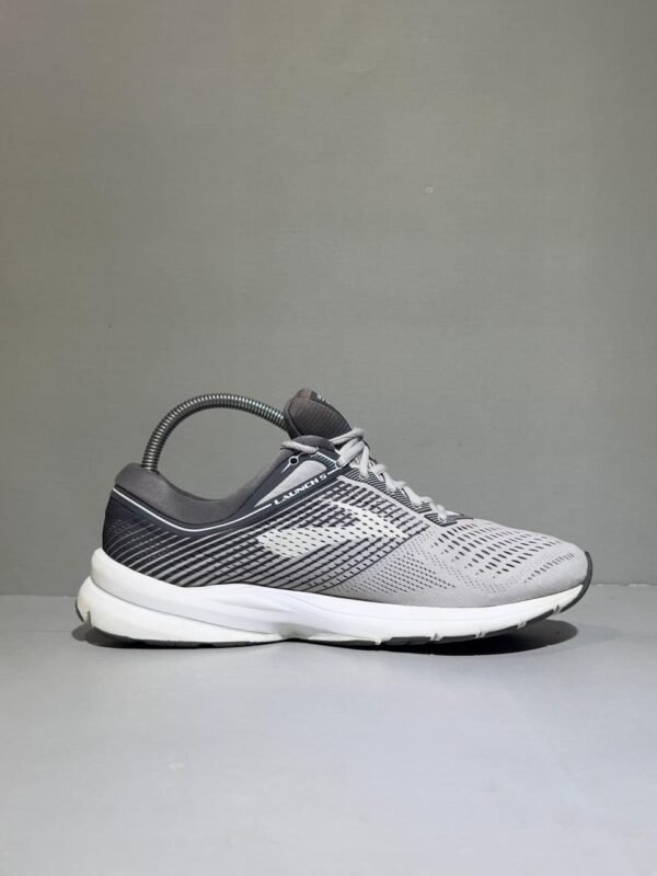 Original Brooks Amazing White Branded Running Shoes