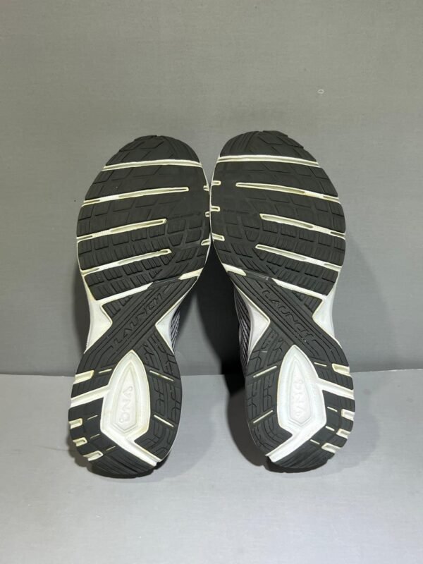 Original Brooks Amazing White Branded Running Shoes