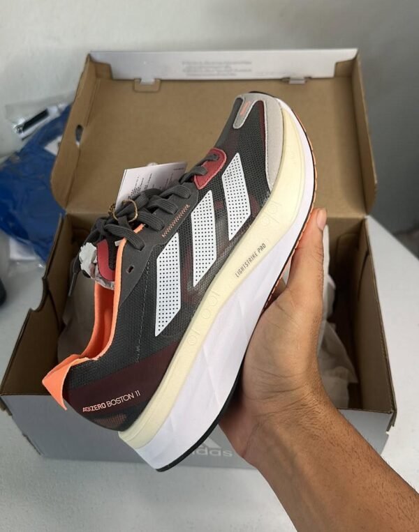 Original Adidas Adizero Boston 11 2022 Model Lightweight 300 Meter Running Shoes