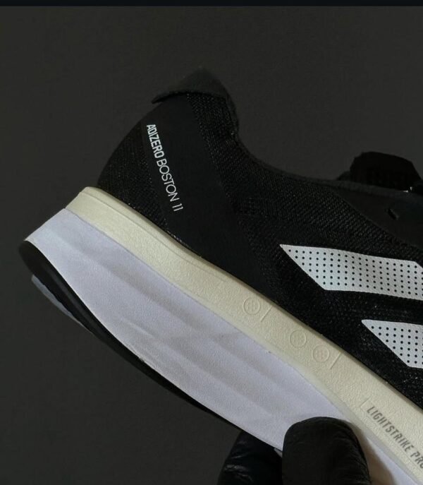 Original Adidas Adizero Boston 11 2022 Model Lightweight 300 Meter Running Shoes