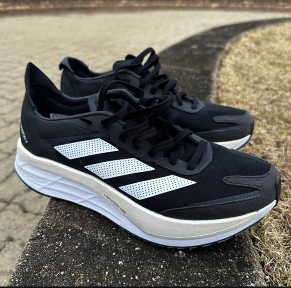 Original Adidas Adizero Boston 11 2022 Model Lightweight 300 Meter Running Shoes