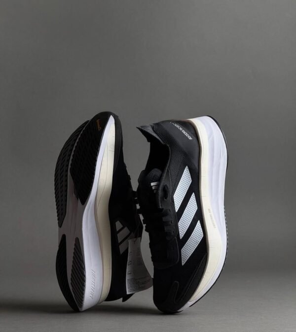 Original Adidas Adizero Boston 11 2022 Model Lightweight 300 Meter Running Shoes