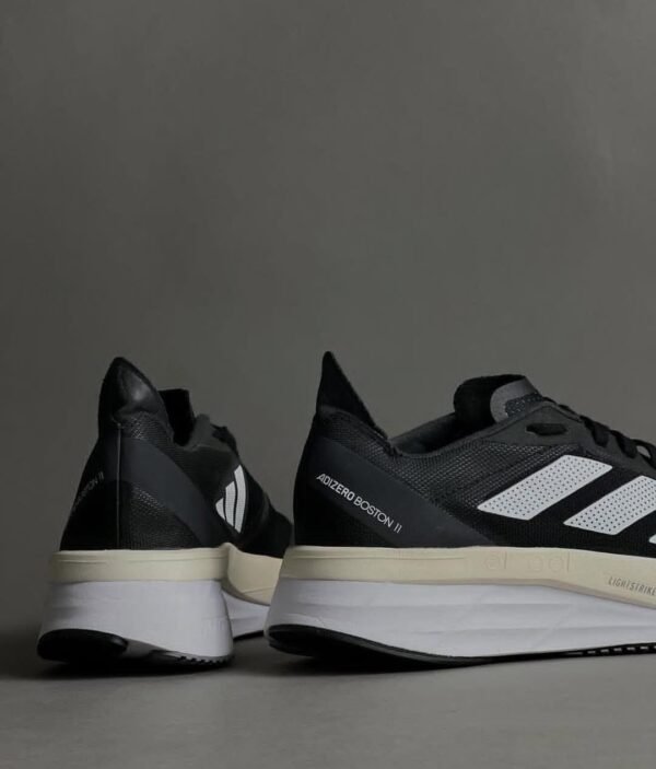 Original Adidas Adizero Boston 11 2022 Model Lightweight 300 Meter Running Shoes