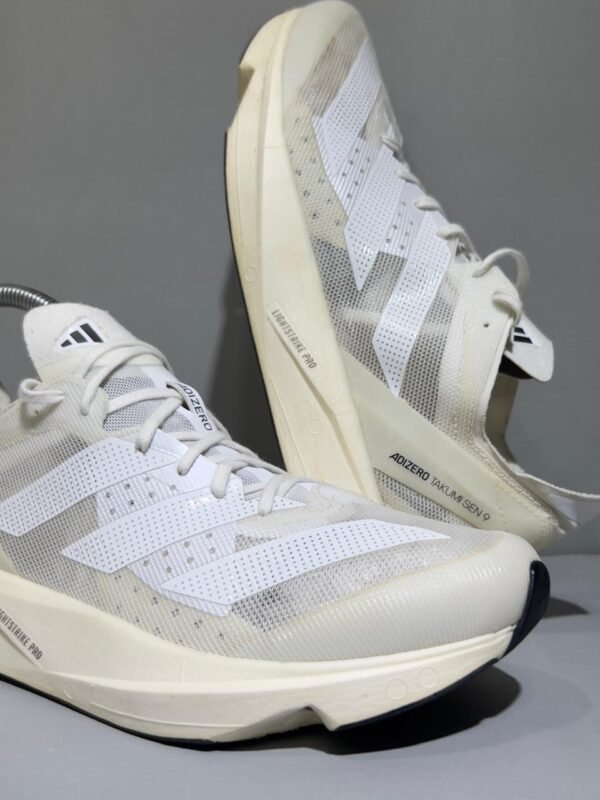Original Adidas Adizero Boston 11 2022 Model Lightweight 300 Meter Running Shoes