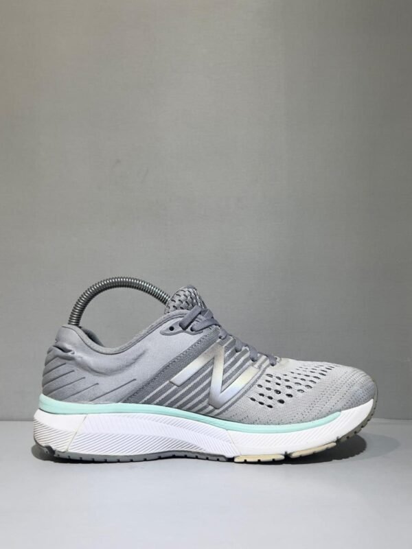 Original New Balance 860 V10 Fresh Foam Lighweight Soft and Comfortable Branded Shoes