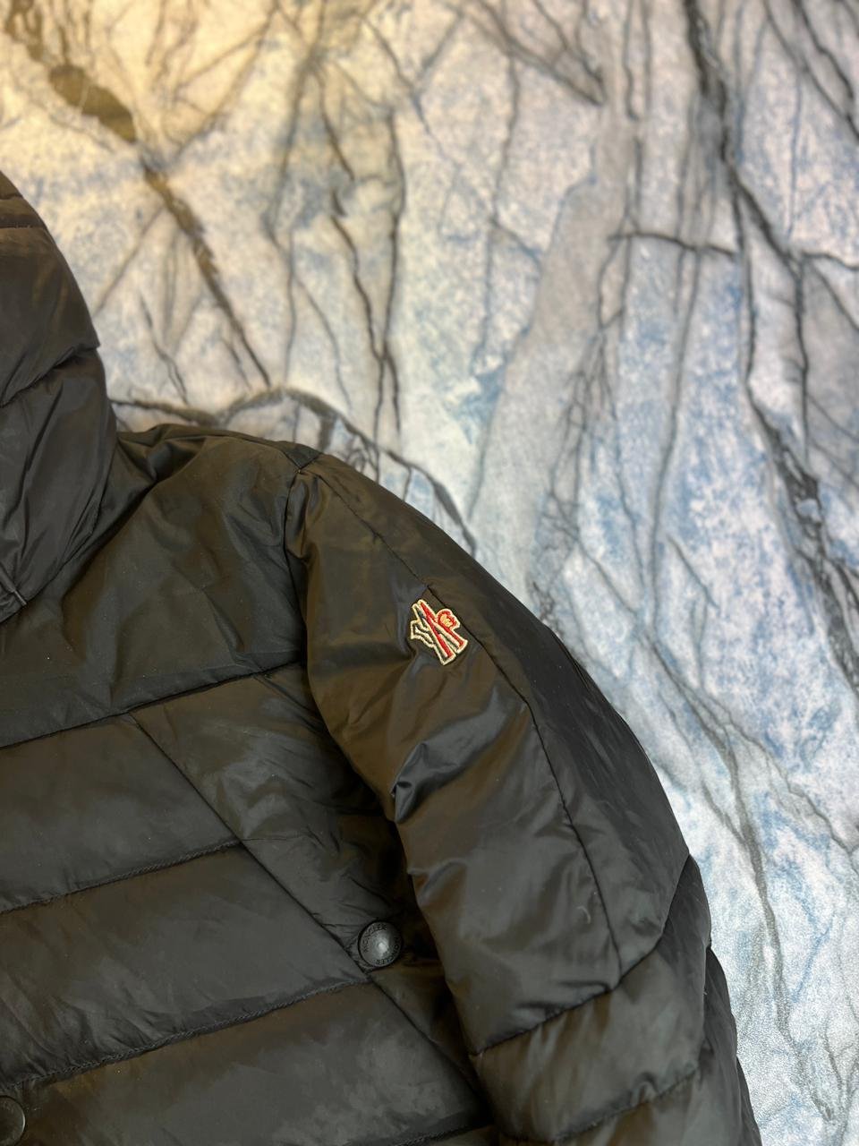 ORIGINAL MONCLER LIGHTWEIGHT BRANDED PUFFER LUXURY JACKET