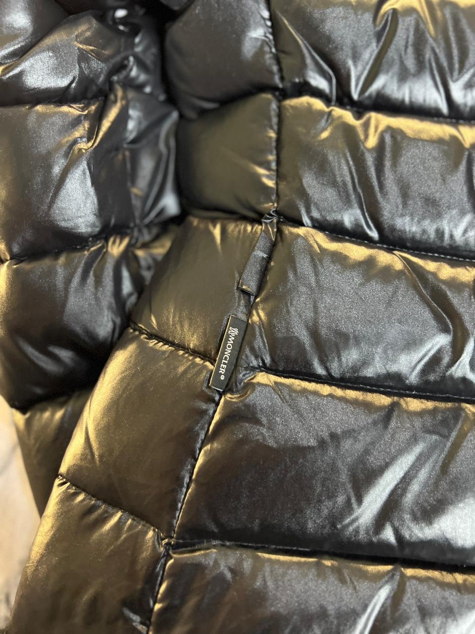 ORIGINAL MONCLER LUXURY BRANDED LIGHTWEIGHT BRANDED PUFFER JACKET