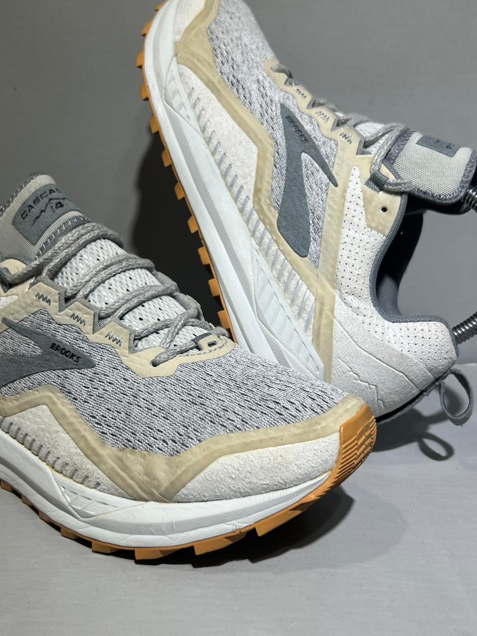 ORIGINAL BROOKS CASCADIA14 BRANDED TREKKING AND OFF ROAD SHOES