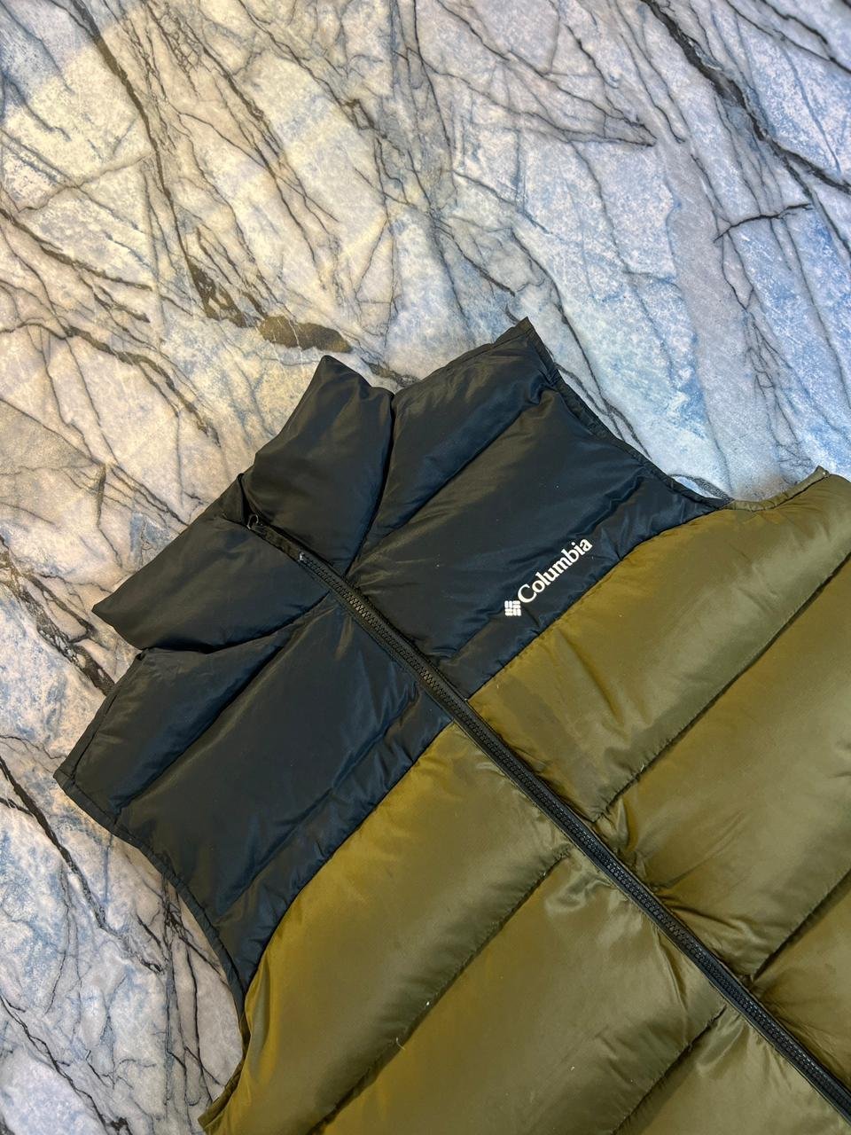 Original Columbia Sleeveless Omni Heat Technology Lightweight Branded Puffer Jacket