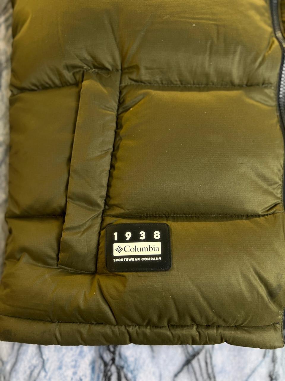 Original Columbia Sleeveless Omni Heat Technology Lightweight Branded Puffer Jacket