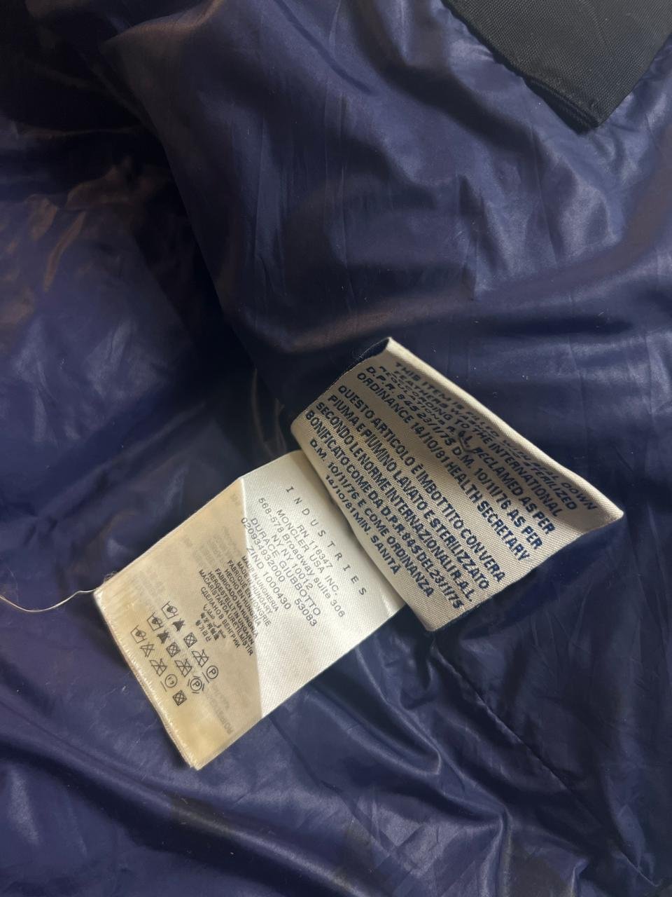 LUXURIOUS BRANDED MONCLER PUFFER JACKET