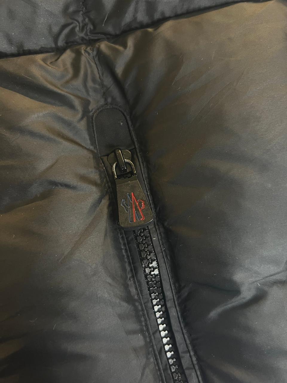 LUXURIOUS BRANDED MONCLER PUFFER JACKET