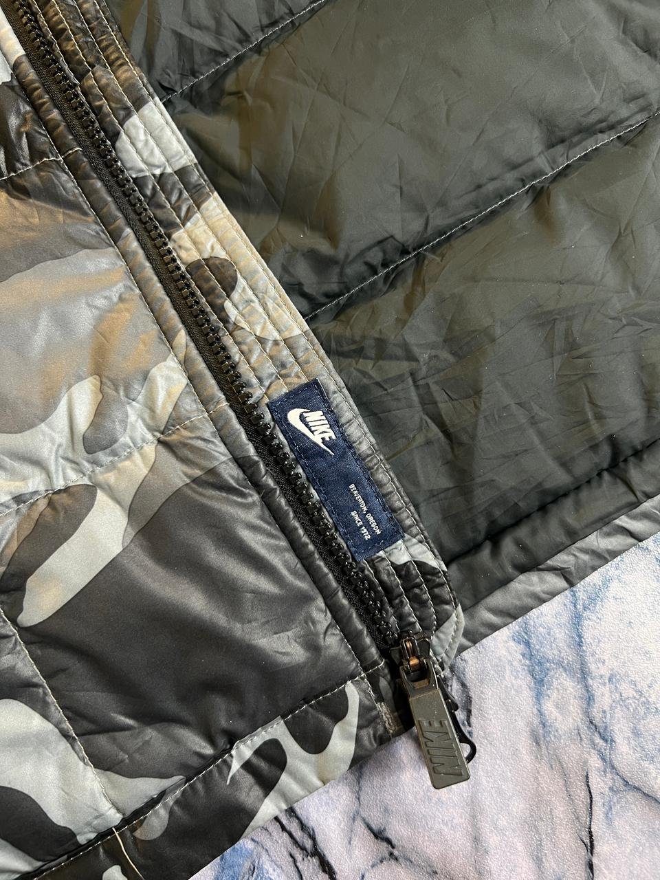 ORIGINAL NIKE CAMOUFLAGE LIGHTWEIGHT BRANDED PUFFER JACKET