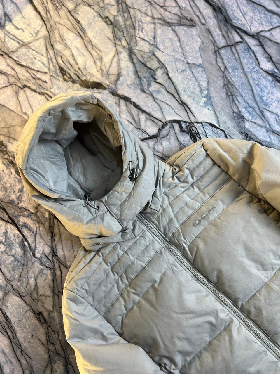 Original CALVIN KLIEN LIGHTWEIGHT BRANDED PUFFER JACKET