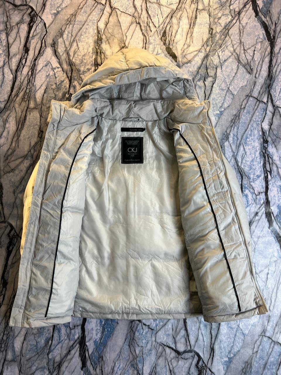 Original CALVIN KLIEN LIGHTWEIGHT BRANDED PUFFER JACKET