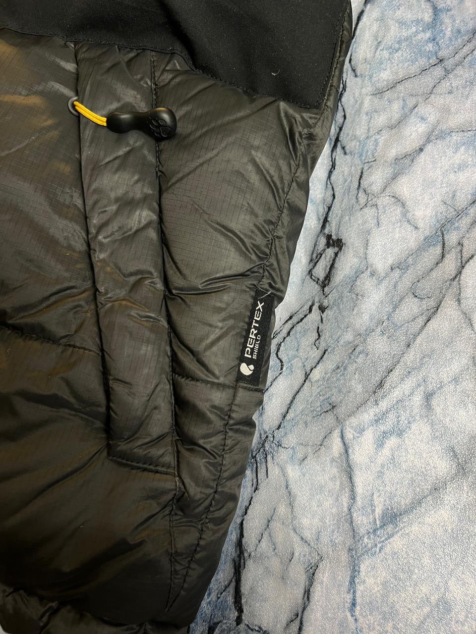 ORIGINAL JACK WOLFSKIN LIGHTWEIGHT GERMAN BRANDED FEATHER JACKET