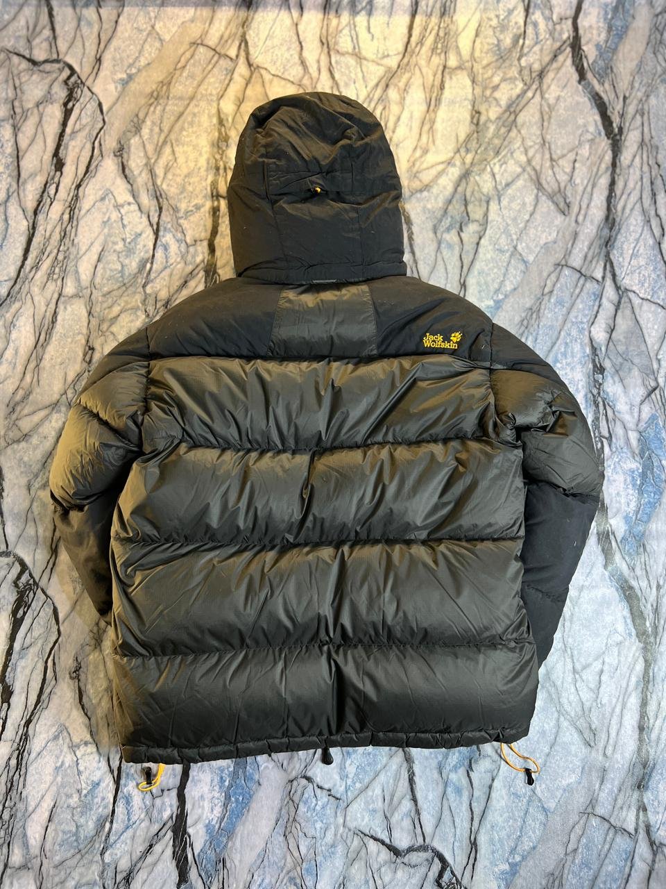 ORIGINAL JACK WOLFSKIN LIGHTWEIGHT GERMAN BRANDED FEATHER JACKET