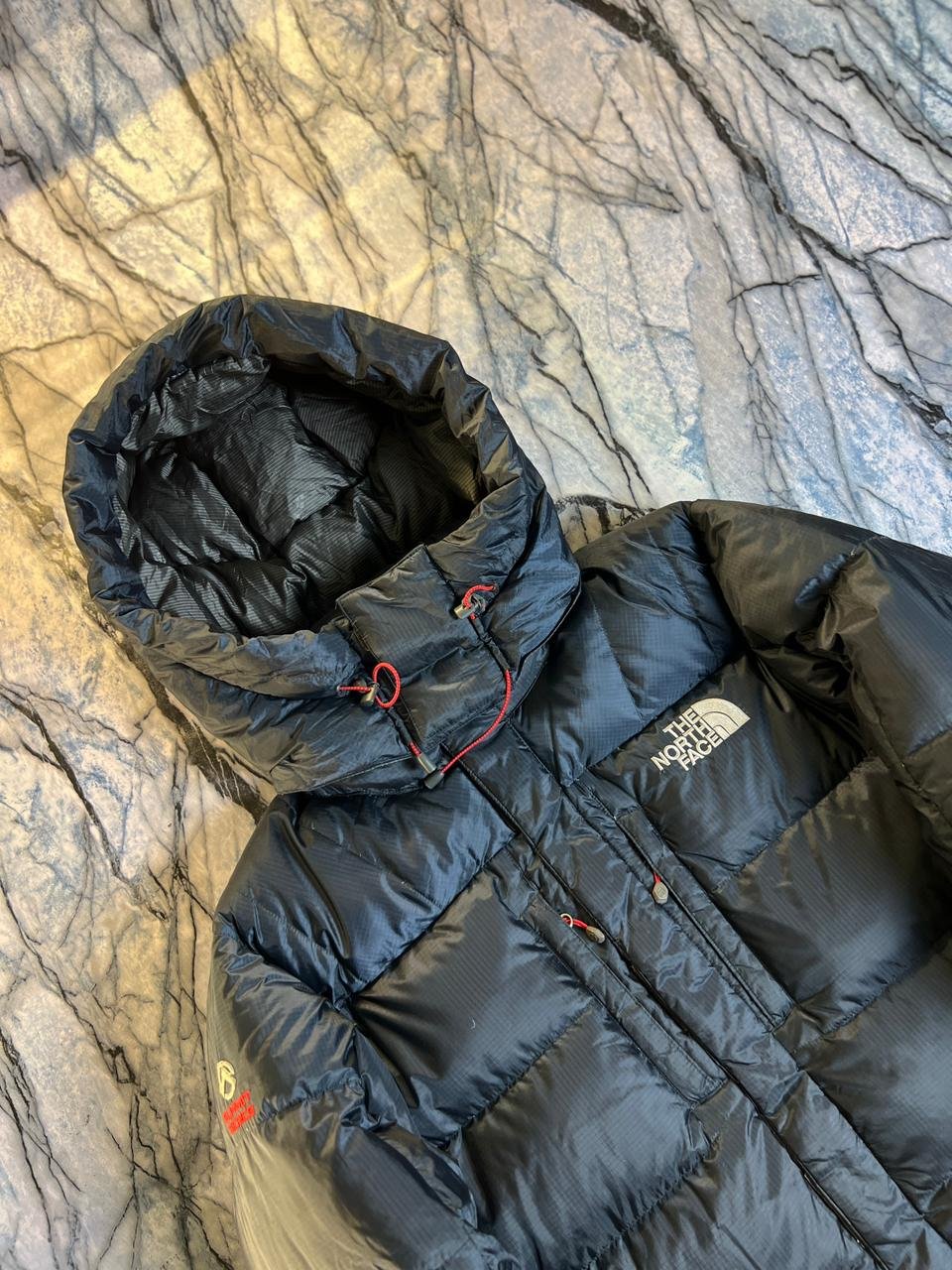 ORIGINAL THE NORTHFACE 700 - DEGREE TEMPERATURE LIGHWEIGHT BRANDED PUFFER JACKET