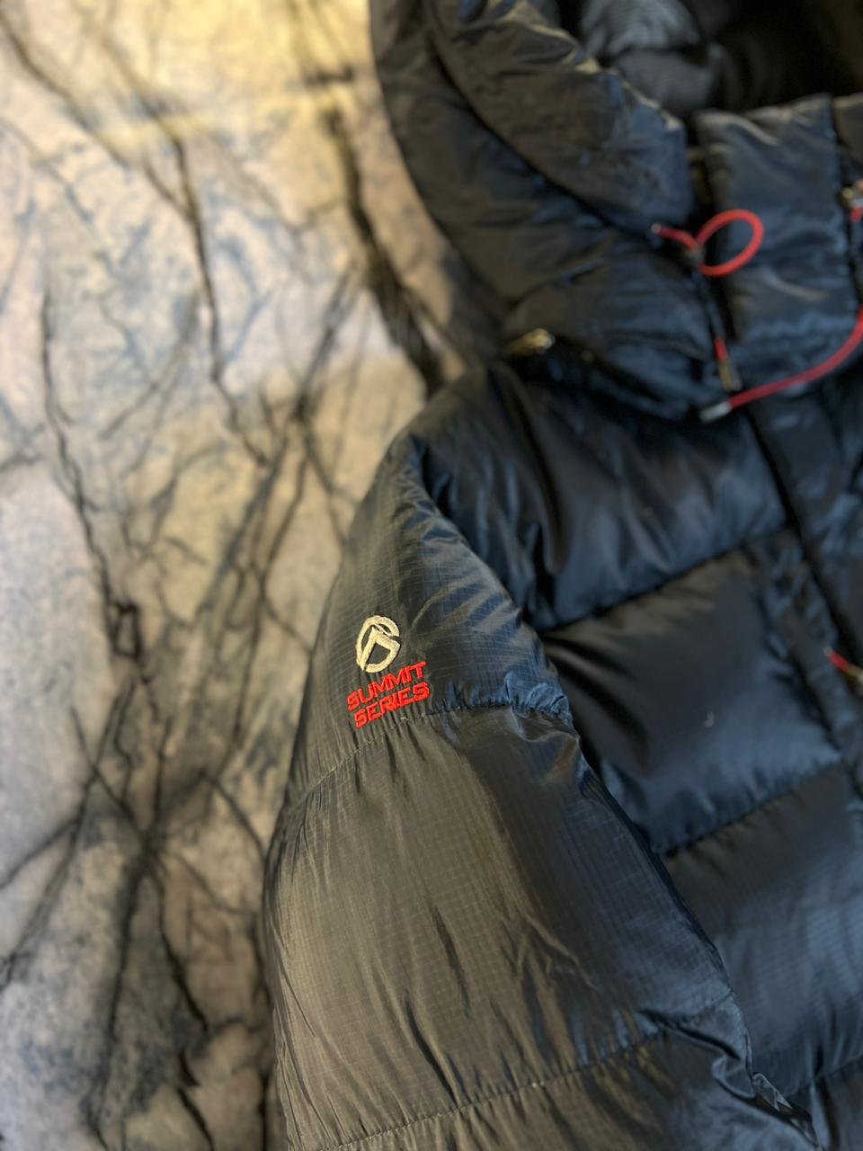 ORIGINAL THE NORTHFACE 700 - DEGREE TEMPERATURE LIGHWEIGHT BRANDED PUFFER JACKET