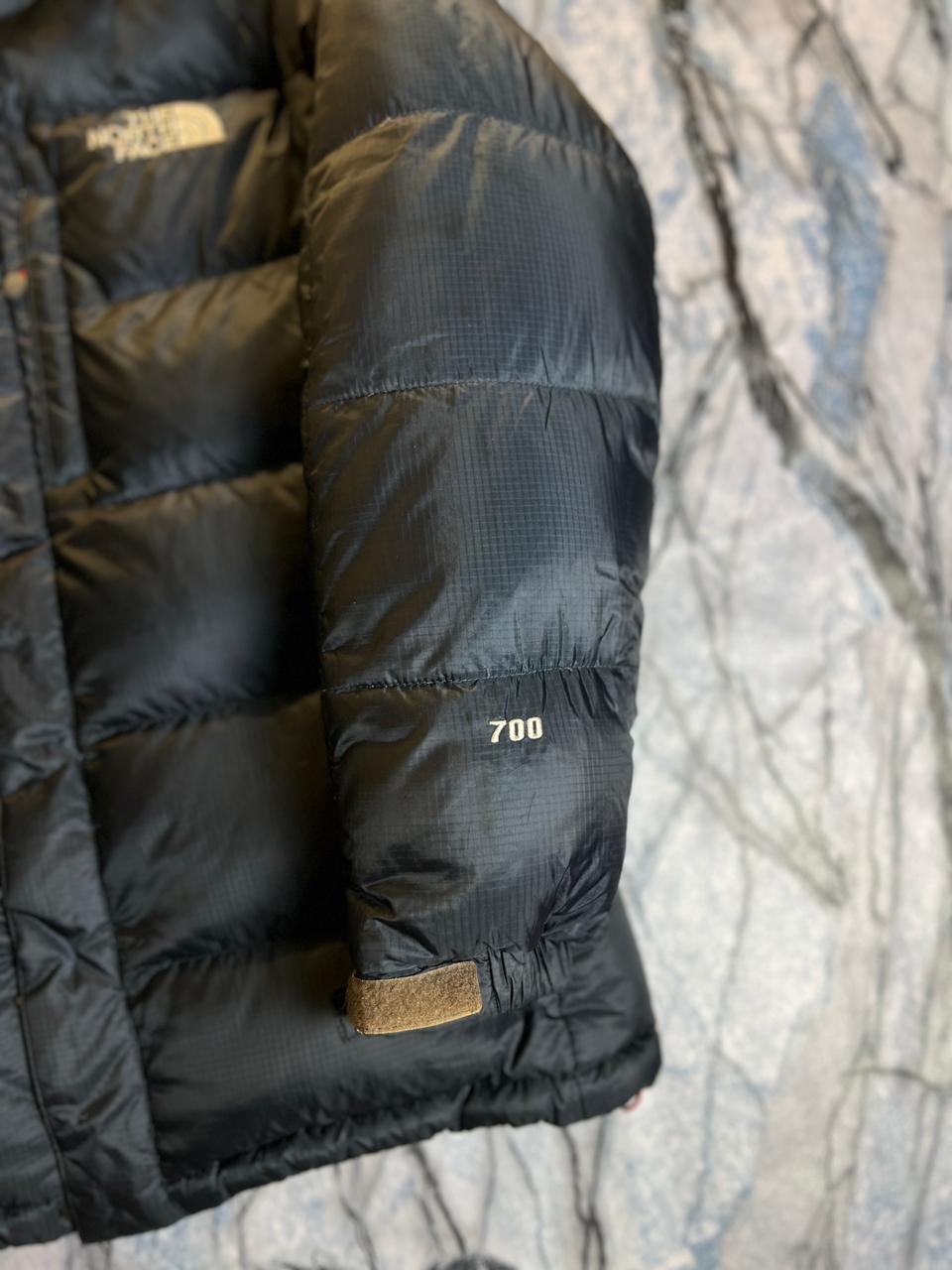 ORIGINAL THE NORTHFACE 700 - DEGREE TEMPERATURE LIGHWEIGHT BRANDED PUFFER JACKET