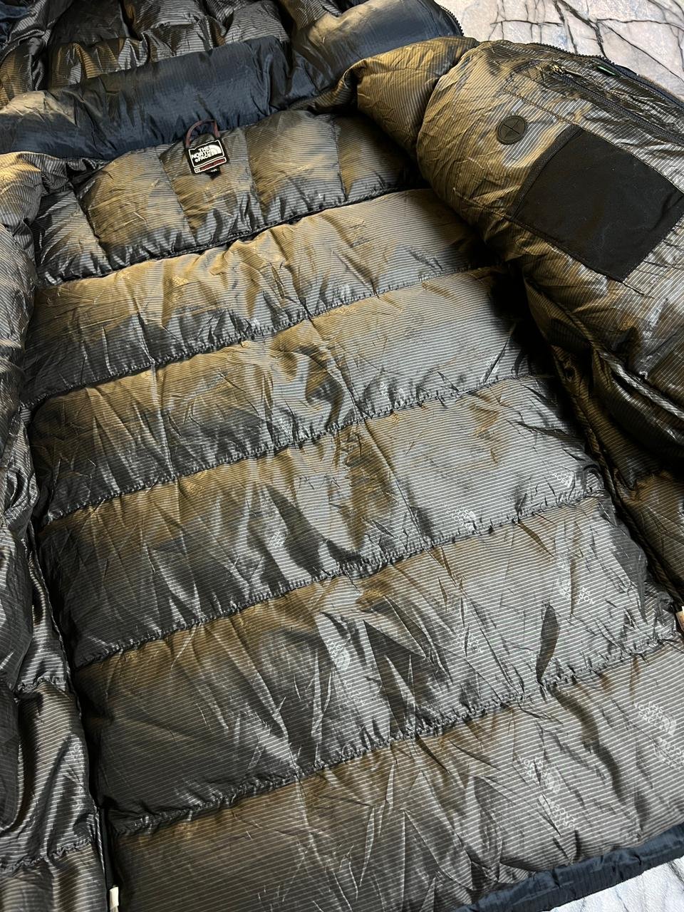 ORIGINAL THE NORTHFACE 700 - DEGREE TEMPERATURE LIGHWEIGHT BRANDED PUFFER JACKET