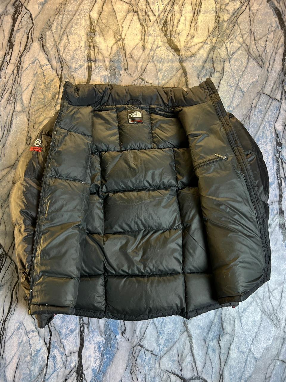 ORIGINAL THE NORTHFACE 800 - DEGREE TEMPERATURE LIGHWEIGHT BRANDED PUFFER JACKET