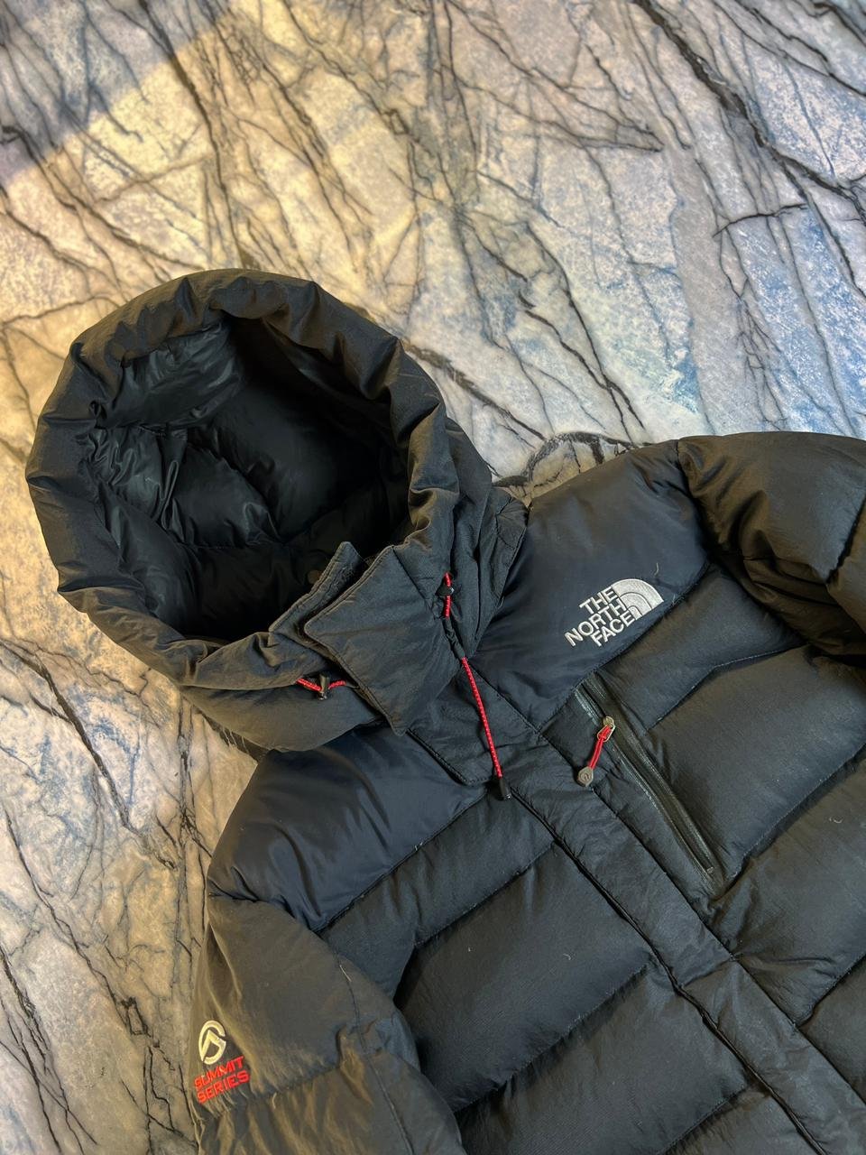 ORIGINAL THE NORTHFACE 800 - DEGREE TEMPERATURE LIGHWEIGHT BRANDED PUFFER JACKET