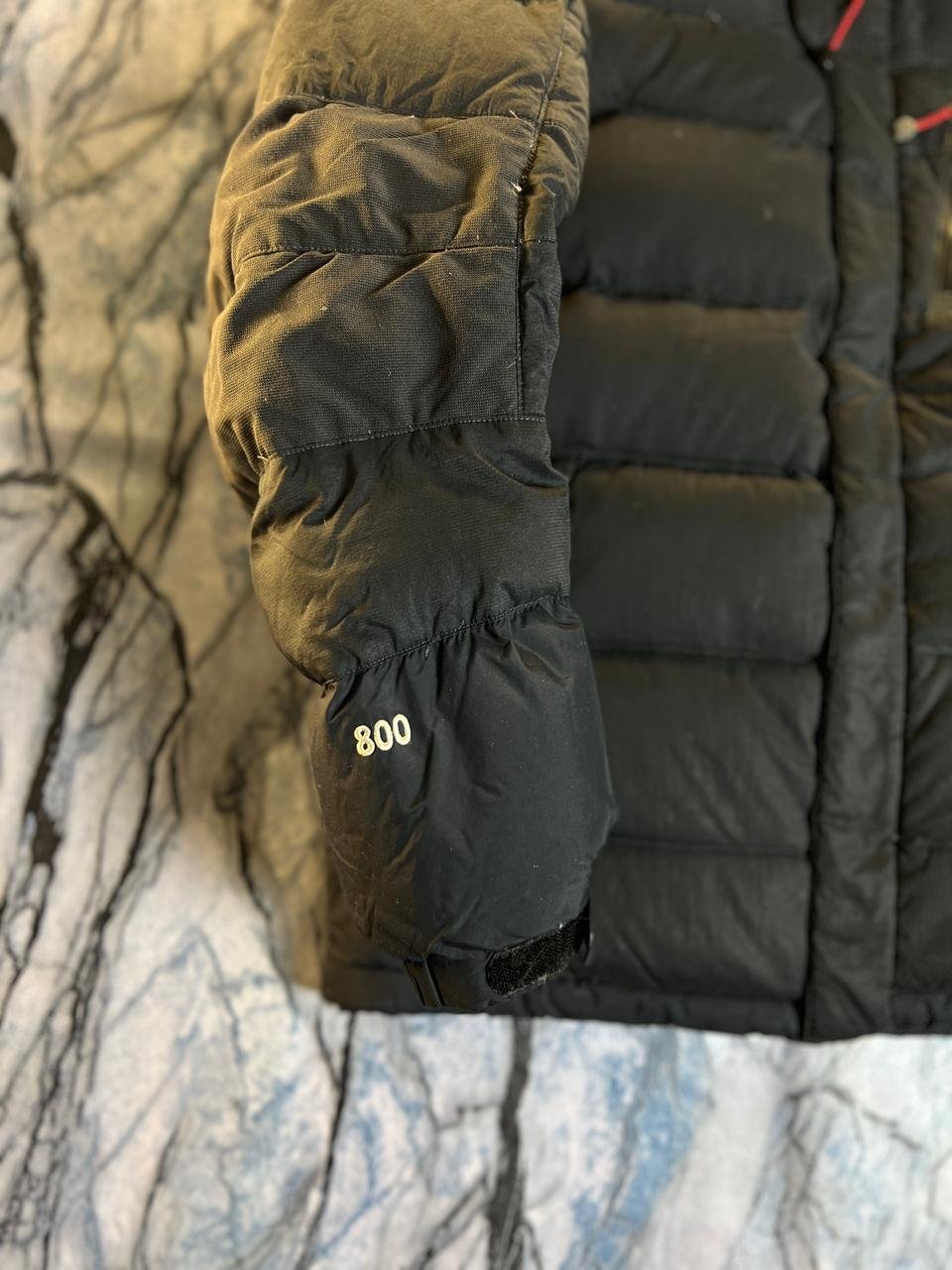 ORIGINAL THE NORTHFACE 800 - DEGREE TEMPERATURE LIGHWEIGHT BRANDED PUFFER JACKET