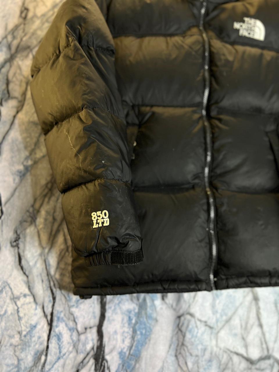 ORIGINAL THE NORTHFACE 800 - DEGREE TEMPERATURE LIGHWEIGHT BRANDED PUFFER JACKET