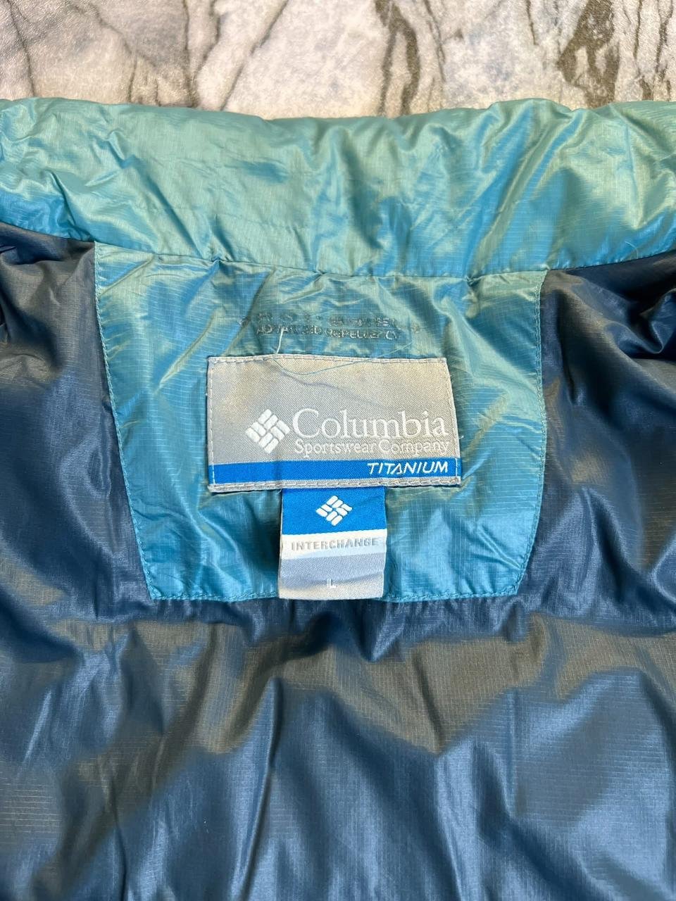 ORIGINAL COLUMBIA BRANDED LIGHTWEIGHT JACKET